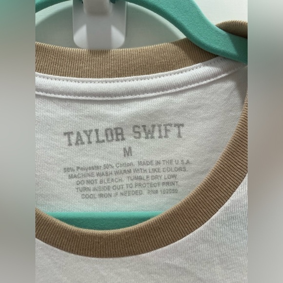 Taylor Swift Muscle Shirt Women’s Size M Round Neck Concert festival - Picture 2 of 6